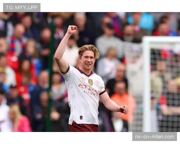 接管禁区前插射门，福登本赛季由边锋转型胜德布劳内